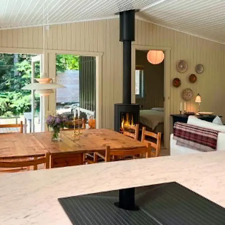 8 Person In Vaeggerlose-by Traum