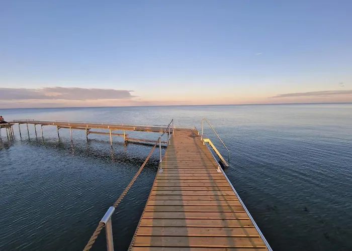 8 Person In Vaeggerlose-by Traum