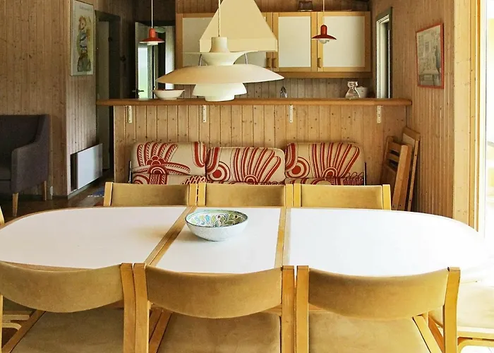 8 Person In Vaeggerlose-by Traum *